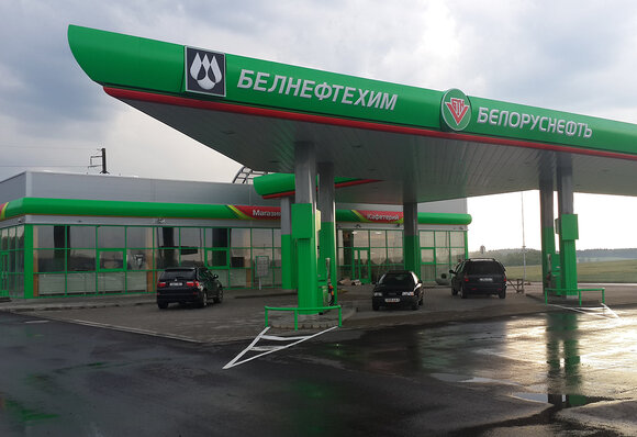 Цифровые дисплеи на автозаправках