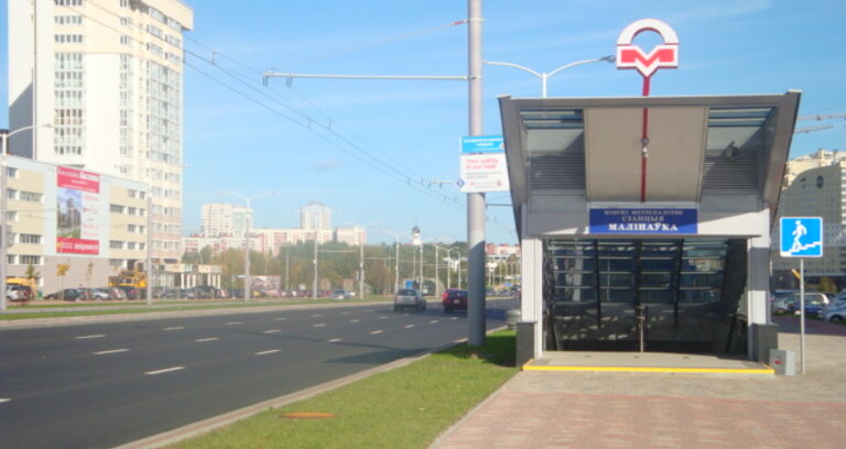 Реклама в переходе ст.м. Малиновка с марта 2015г.