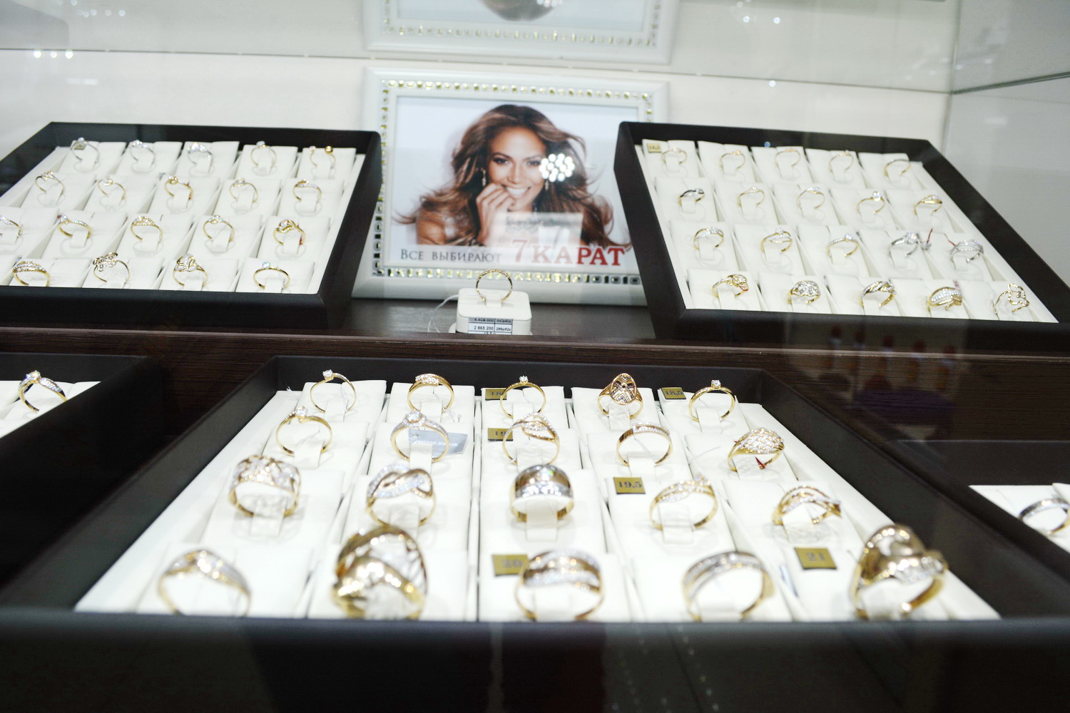 Сеть ювелирных магазинов «7 карат» планирует выйти на новых зарубежных поставщиков - Фото 17